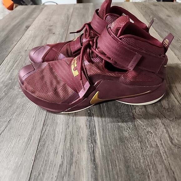 Nike Lebron 9 Soldier Basketball Shoes Men's Size 15 Maroon - 749490-670 - Picture 4 of 9